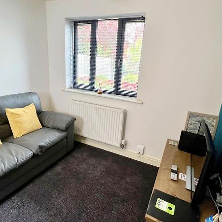 Cross Court, Stafford By Bell Apartments ภายนอก รูปภาพ