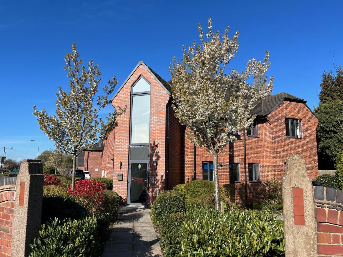 Cross Court, Stafford By Bell Apartments ภายนอก รูปภาพ