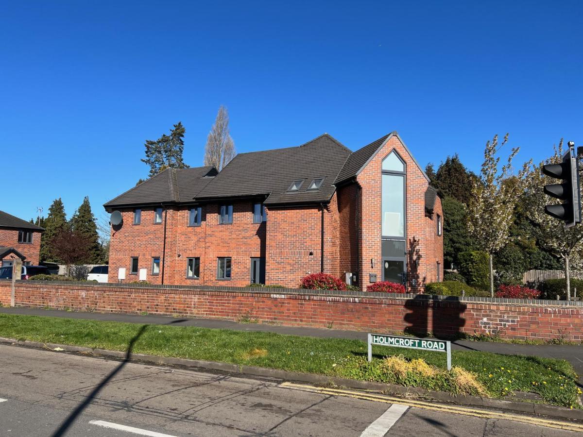 Cross Court, Stafford By Bell Apartments ภายนอก รูปภาพ