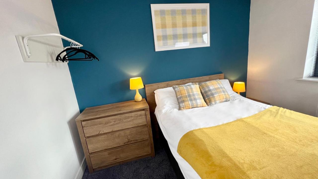 Cross Court, Stafford By Bell Apartments ภายนอก รูปภาพ