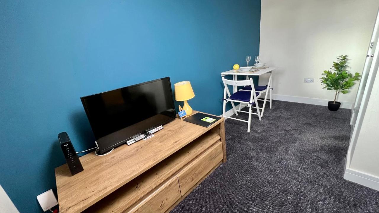 Cross Court, Stafford By Bell Apartments ภายนอก รูปภาพ