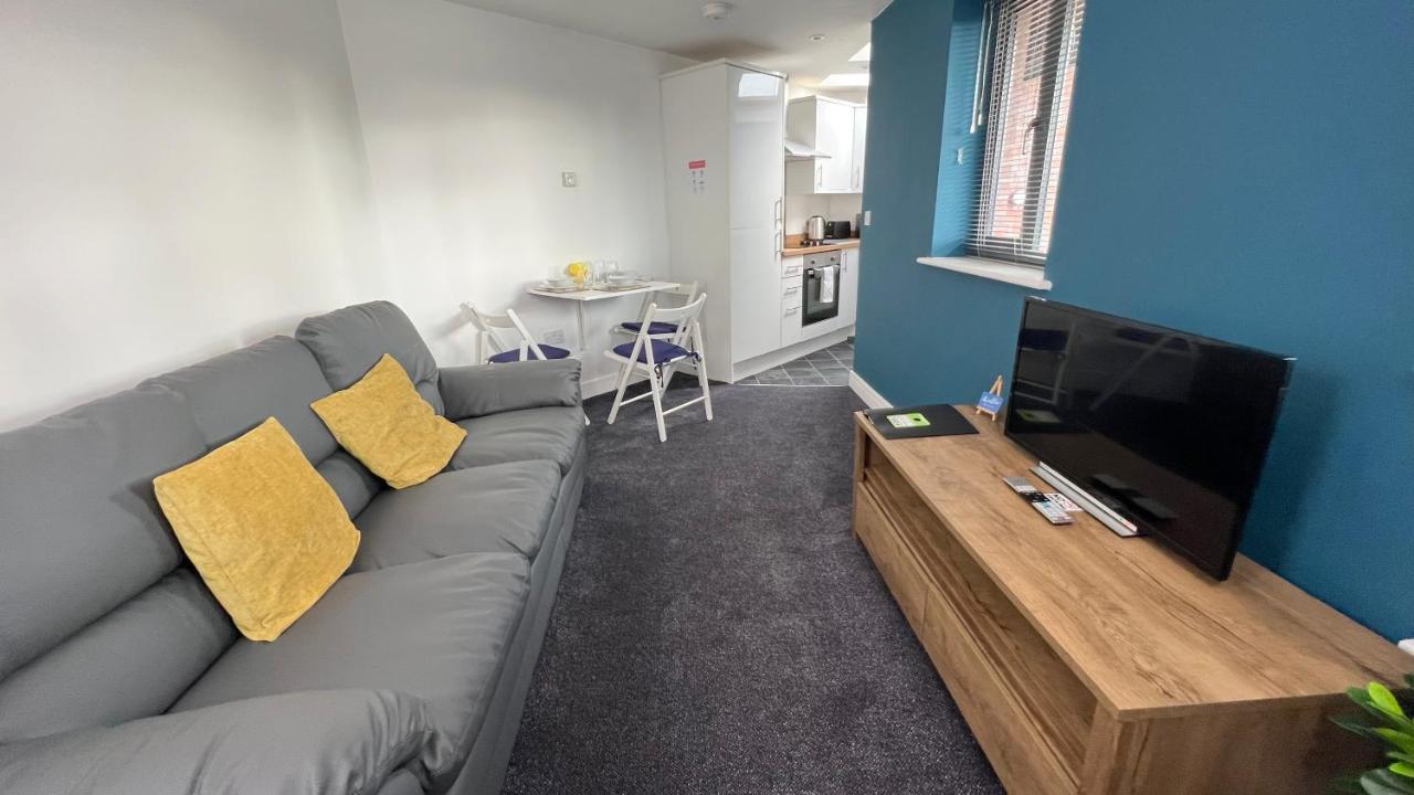 Cross Court, Stafford By Bell Apartments ภายนอก รูปภาพ