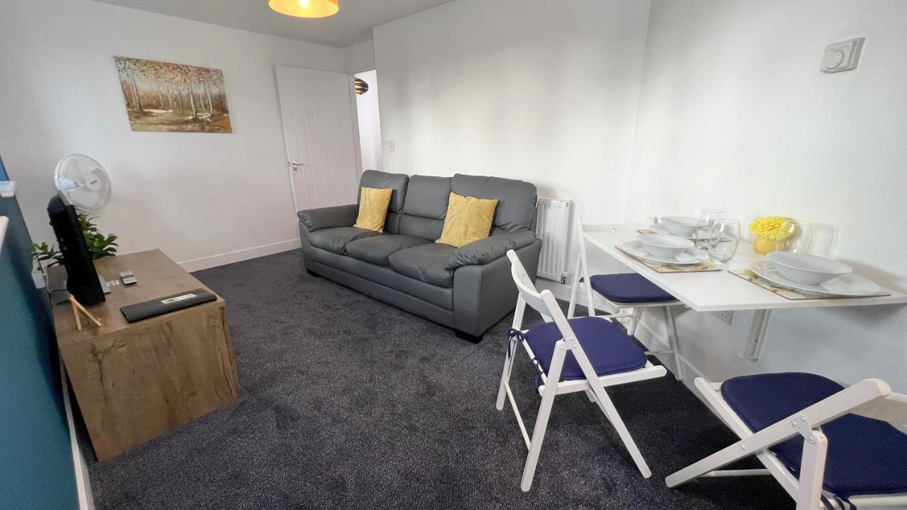 Cross Court, Stafford By Bell Apartments ภายนอก รูปภาพ