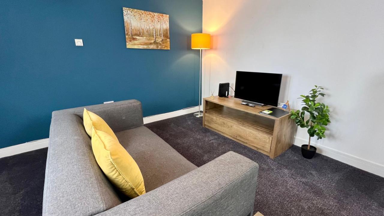 Cross Court, Stafford By Bell Apartments ภายนอก รูปภาพ