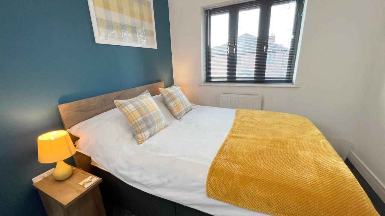 Cross Court, Stafford By Bell Apartments ภายนอก รูปภาพ