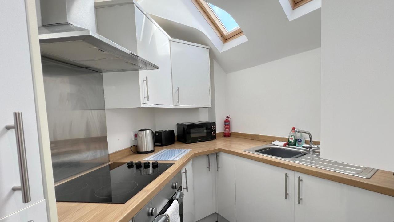 Cross Court, Stafford By Bell Apartments ภายนอก รูปภาพ