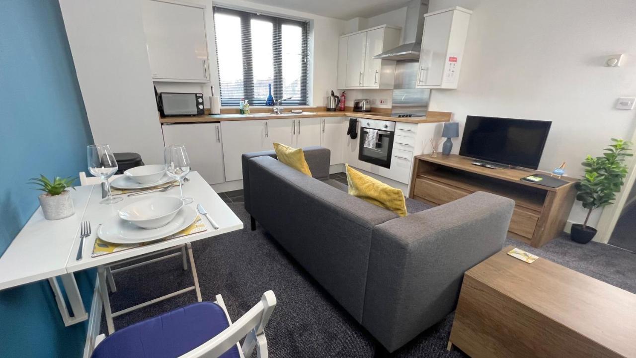 Cross Court, Stafford By Bell Apartments ภายนอก รูปภาพ