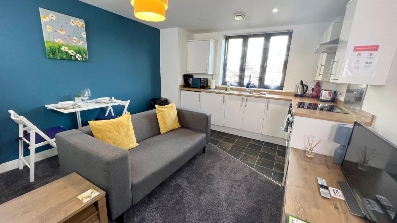 Cross Court, Stafford By Bell Apartments ภายนอก รูปภาพ