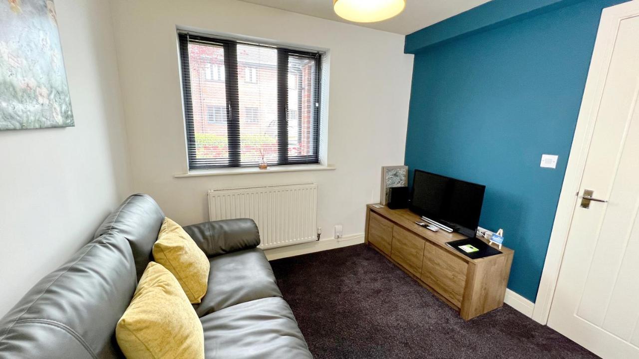 Cross Court, Stafford By Bell Apartments ภายนอก รูปภาพ