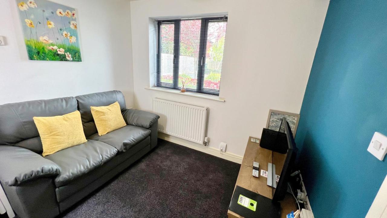 Cross Court, Stafford By Bell Apartments ภายนอก รูปภาพ