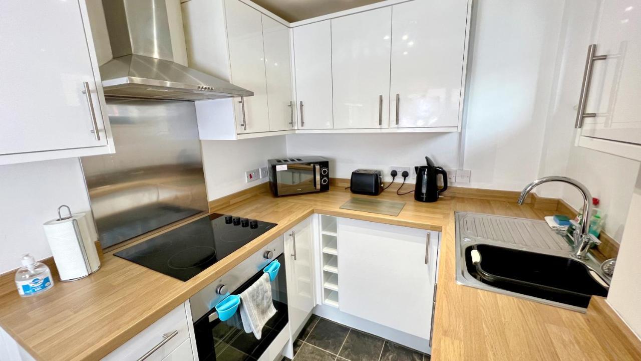 Cross Court, Stafford By Bell Apartments ภายนอก รูปภาพ