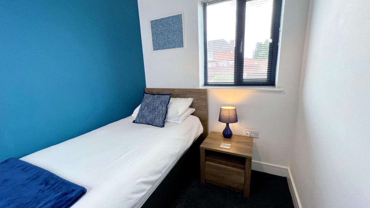 Cross Court, Stafford By Bell Apartments ภายนอก รูปภาพ