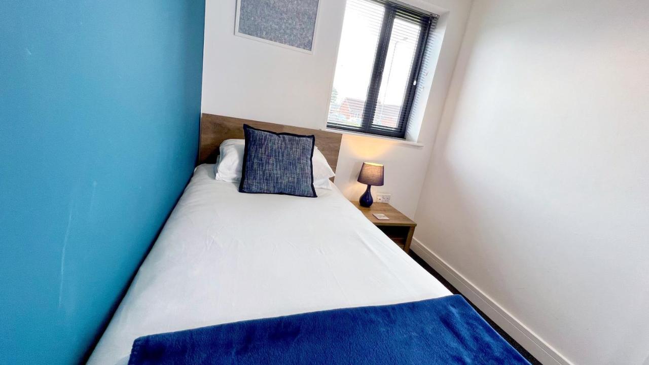 Cross Court, Stafford By Bell Apartments ภายนอก รูปภาพ