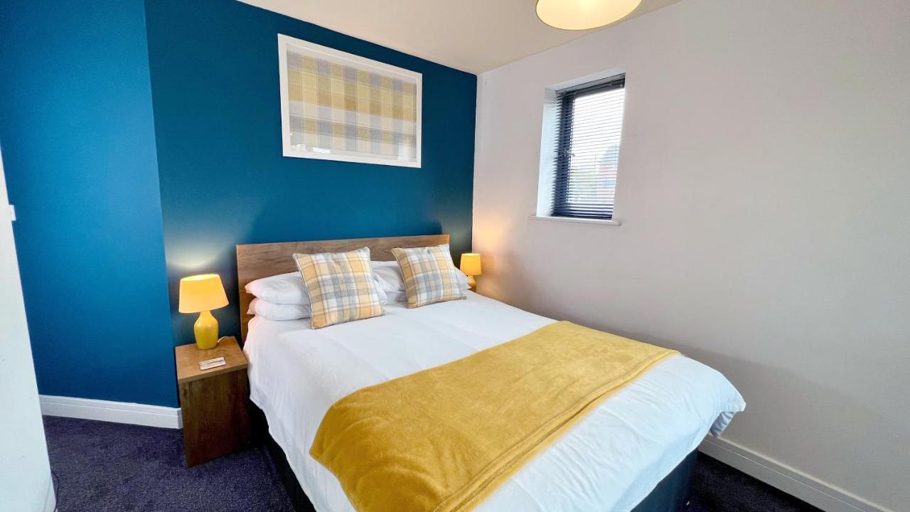 Cross Court, Stafford By Bell Apartments ภายนอก รูปภาพ