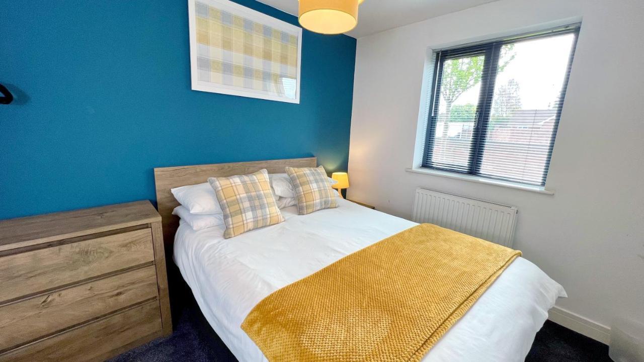 Cross Court, Stafford By Bell Apartments ภายนอก รูปภาพ
