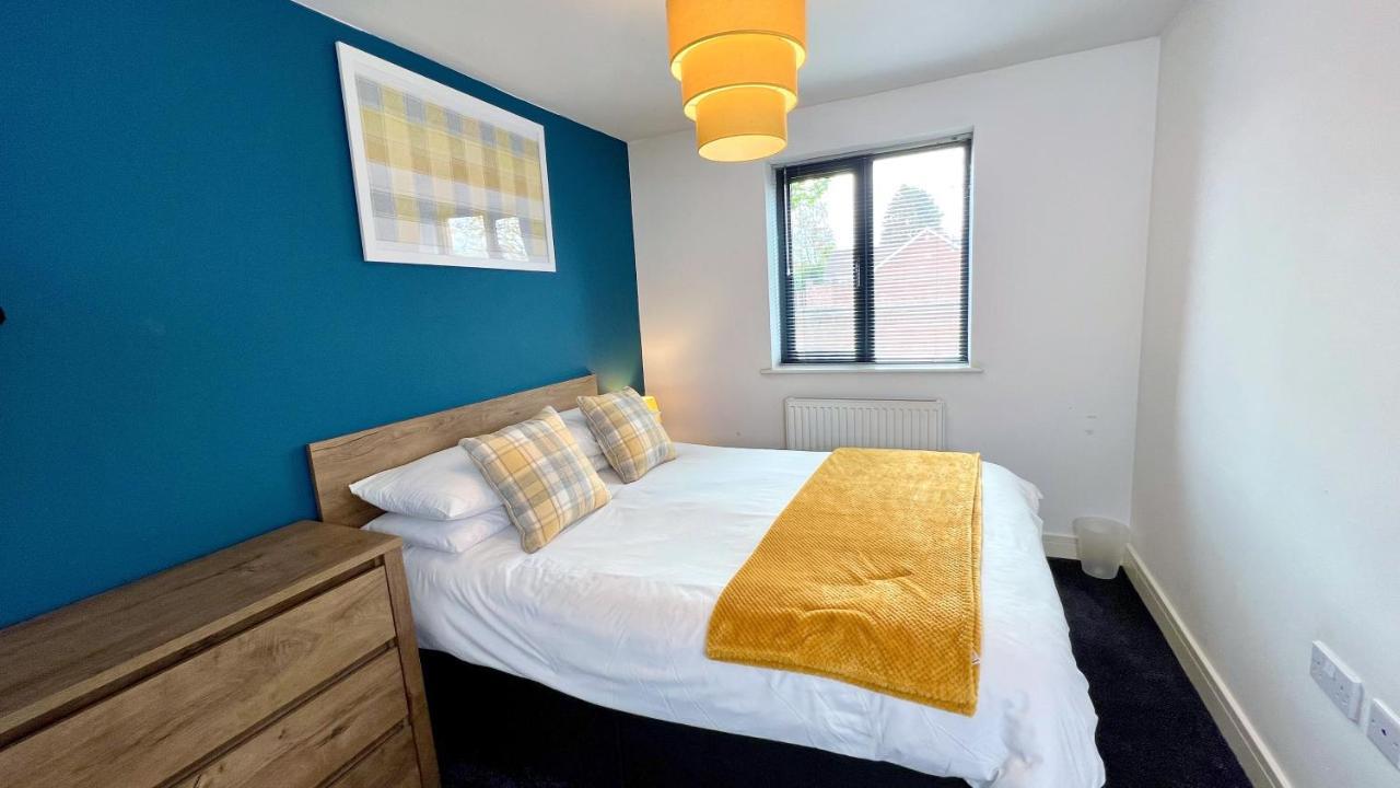 Cross Court, Stafford By Bell Apartments ภายนอก รูปภาพ
